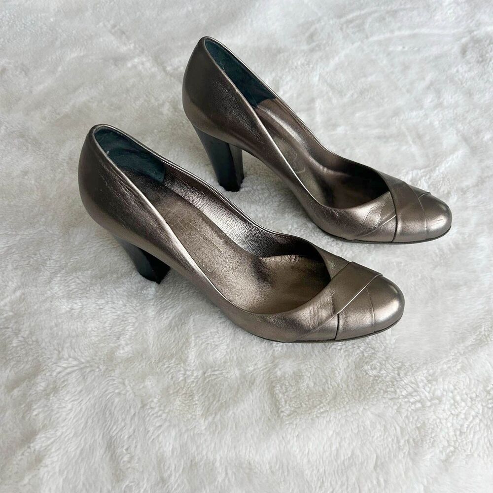 Salvatore Ferragamo Women's Metallic Gray Bronze Leather Heels Pumps Size 7.5